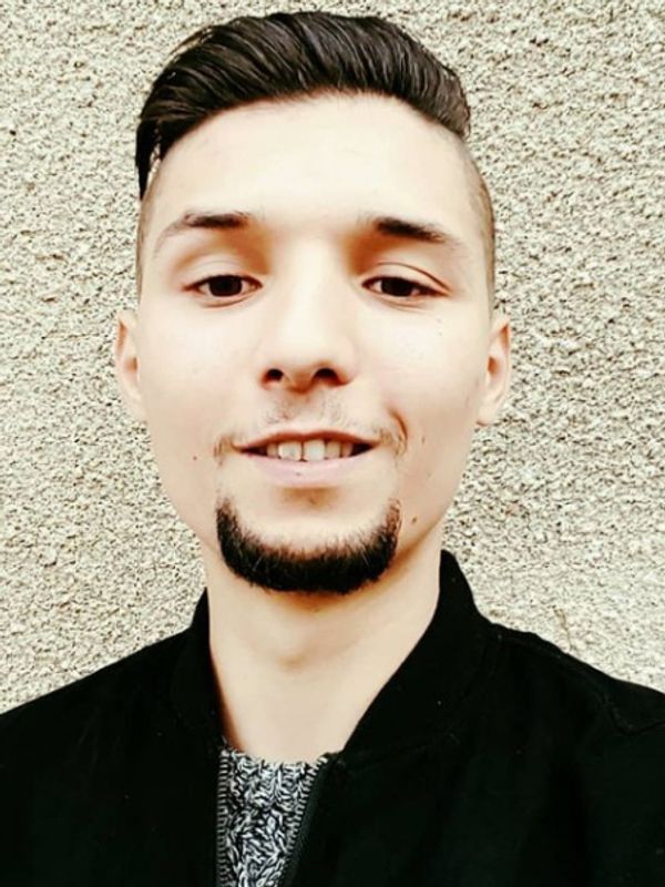 resume profile picture