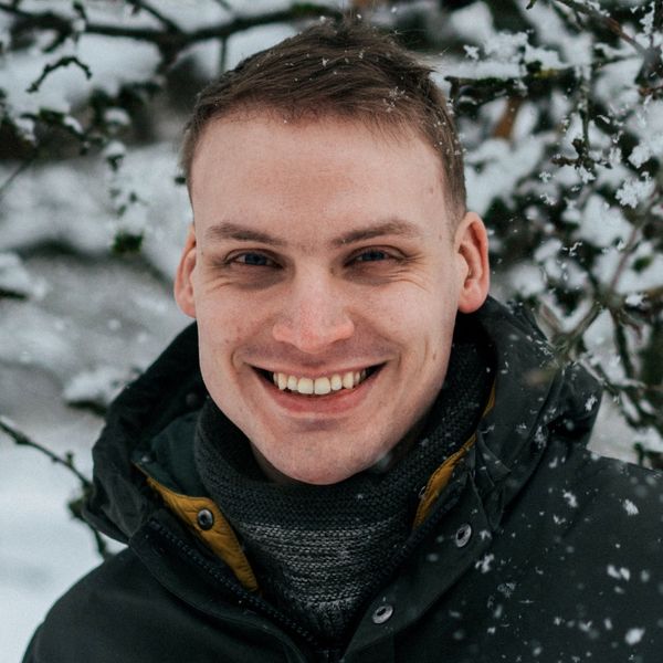 resume profile picture