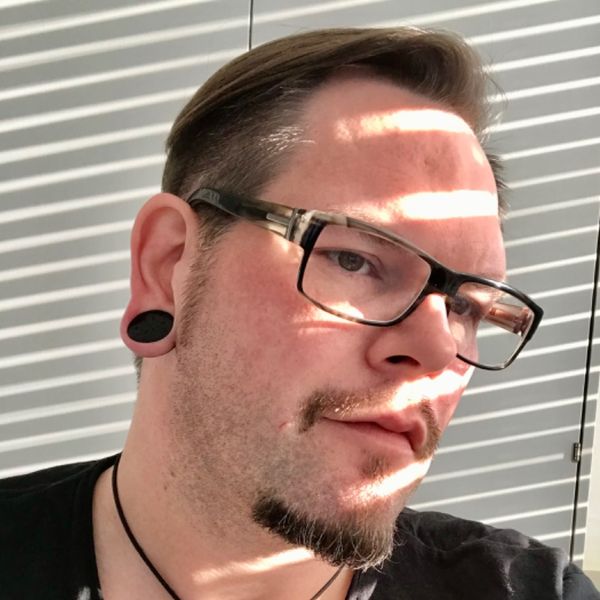 resume profile picture