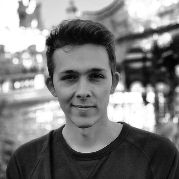 resume profile picture
