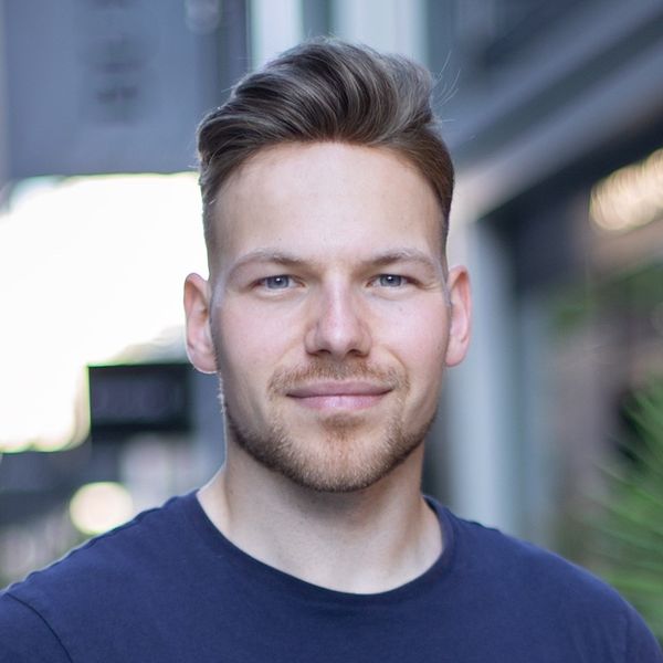 resume profile picture