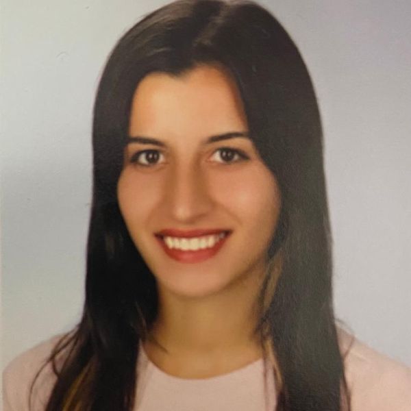 Ayşe Levent, Online Resume – FlowCV